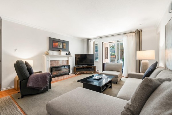 105 1447 Best Street, White Rock, BC V4B4E5 Photo 3