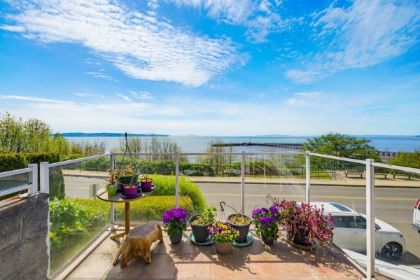 105 15165 Marine Drive, White Rock, BC V4B1C5 Photo 3