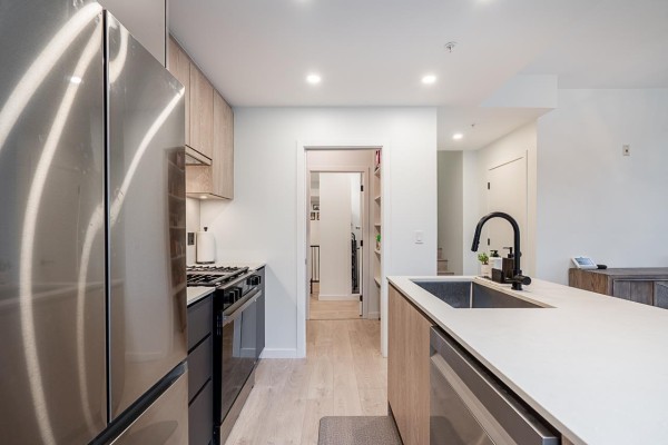 105 19577 65b Avenue, Surrey, BC V4N6Y3 Photo 4