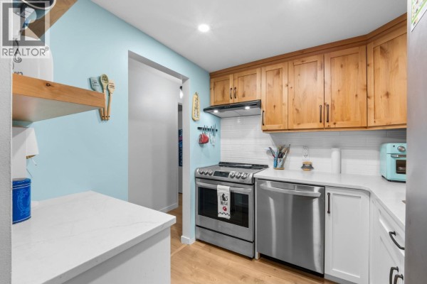 105 225 Mowat Street, New Westminster, BC, photo 2