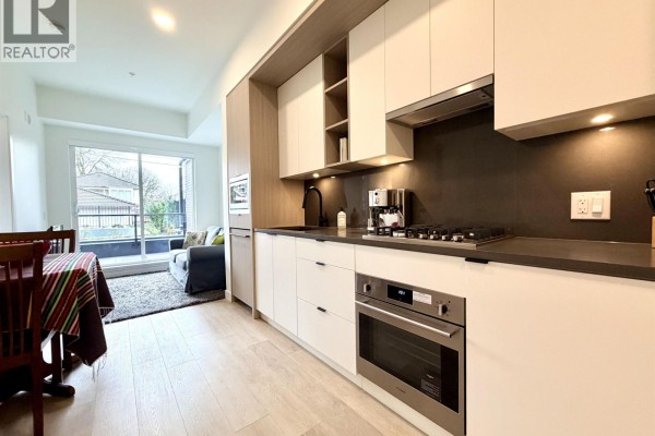 105 2268 E Broadway, Vancouver, BC V5N0L2 Photo 3
