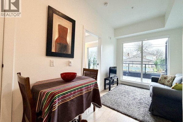 105 2268 E Broadway, Vancouver, BC V5N0L2 Photo 4