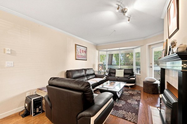 105 2958 Trethewey Street, Abbotsford, BC V2T6P6 Photo 2