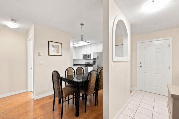105 2958 Trethewey Street, Abbotsford, BC V2T6P6 Photo 5