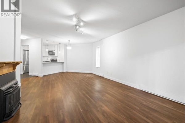 105 3191 Mountain Highway, North Vancouver, BC V7K2H4 Photo 2