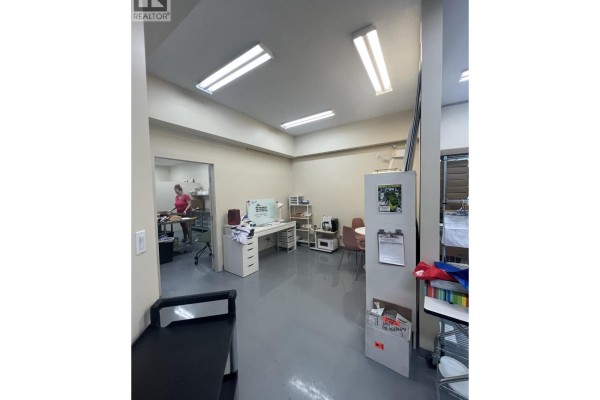 105 3993 Henning Drive, Burnaby, BC V5C6P7 Photo 5