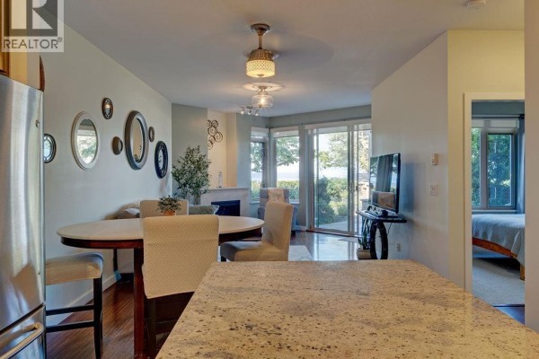105 5160 Davis Bay Road, Sechelt, BC V7Z0H3 Photo 5