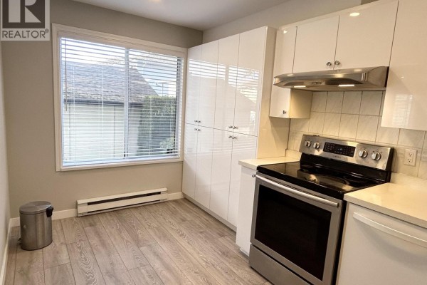 105 5875 Imperial Street, Burnaby, BC V5J1G4 Photo 4