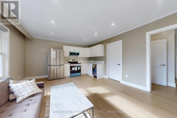 105 Betty Ann Drive, Toronto, ON M2N1X1 Photo 4