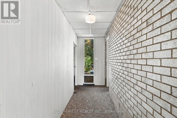 105 Chesterfield Avenue, London South, ON N5Z3M9 Photo 4