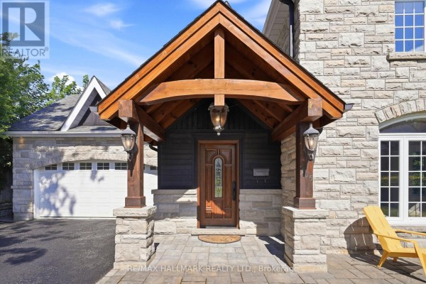 105 Duckworth Street, Barrie, ON, photo 2