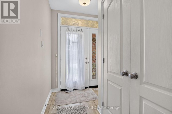 Pantry - 105 Eric Maloney Way, Ottawa, ON K1T0R2 Photo 3