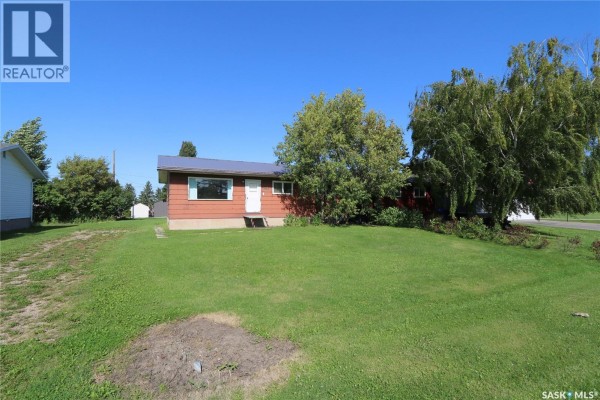 Living room - 105 Fifth Avenue, Rhein, SK S0A3K0 Photo 3
