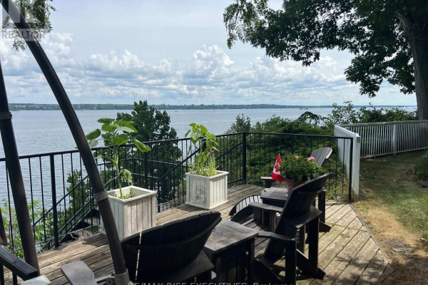 105 Fraser Lane, Elizabethtown Kitley, ON, photo 2