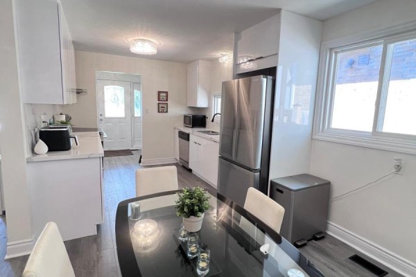 Primary Bedroom - 105 Fred Varley Drive, Markham, ON L3R1S9 Photo 5