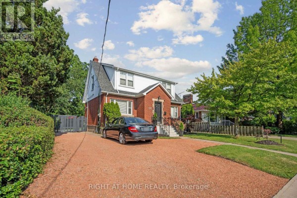 105 Glenridge Avenue, St  Catharines, ON, photo 2