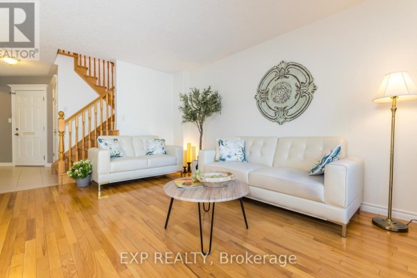 Living room - 105 Hampson Crescent, Guelph/eramosa, ON N0B2K0 Photo 5