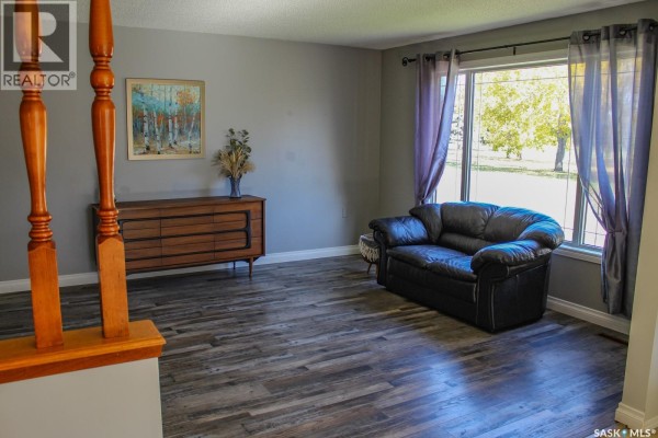 Dining room - 105 Lancaster Street, Melfort, SK S0E1A0 Photo 5