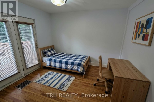 105 Mailes Avenue, Ottawa, ON K1Z6V5 Photo 5