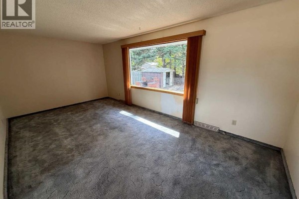 Bedroom - 105 Poplar Place, Hinton, AB T7V1E6 Photo 5