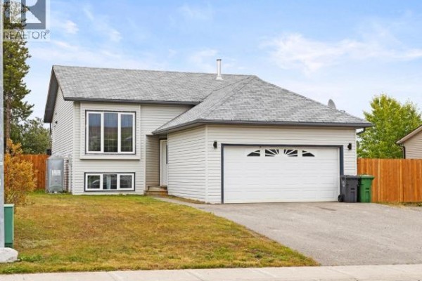 105 Pueblo Crescent, Whitehorse