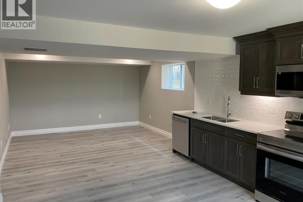 105 Reed St #lower, Essex, ON, photo 2