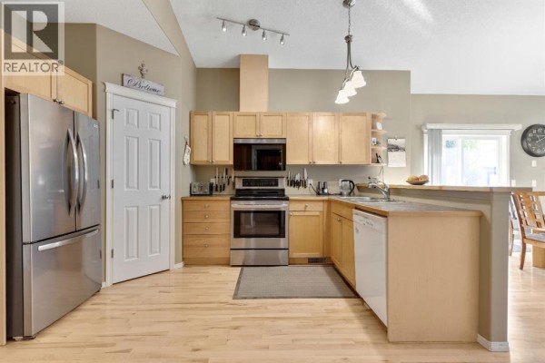 Living room - 105 Willow Ridge Crescent Sw, Diamond Valley, AB T0L0H0 Photo 4