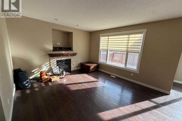 105 Wolf Willow Cove, Hinton, AB, photo 2