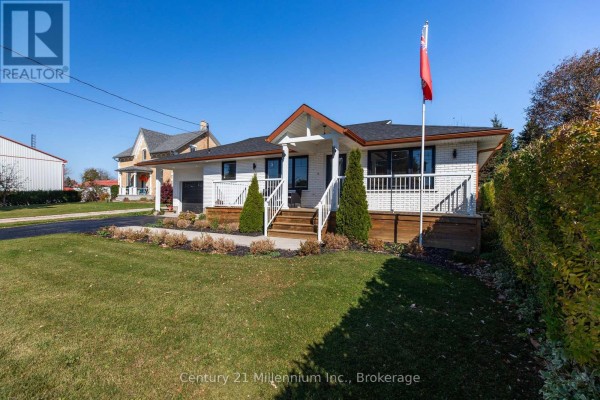 Living room - 1050 Highway 9, South Bruce, ON N0G2J0 Photo 2