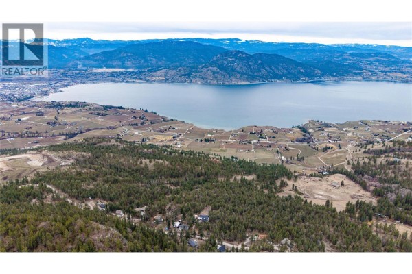 1050 Spiller Road, Penticton, BC V2A8T3 Photo 4