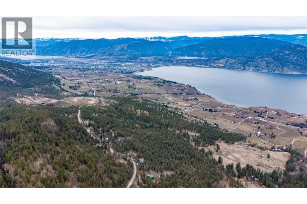1050 Spiller Road, Penticton, BC V2A8T3 Photo 5