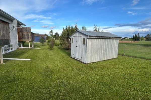 10503a 109 St, Westlock, AB, photo 2