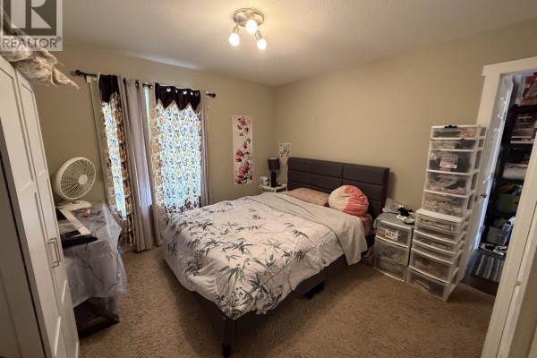 Living room - 10507 109 Street, Fort St  John, BC V1J0J3 Photo 5