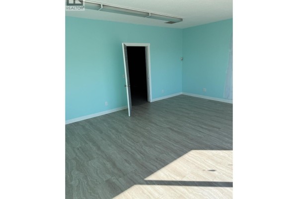 10508 101 Avenue, Fort St  John, BC V1J2B8 Photo 5
