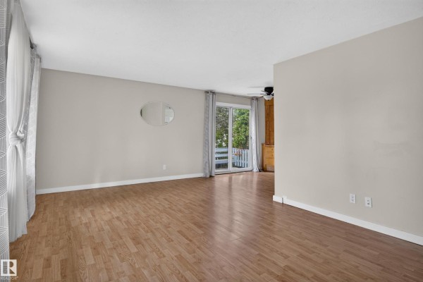 Kitchen - 10508 60a Av Nw, Edmonton, AB T6H1K2 Photo 3