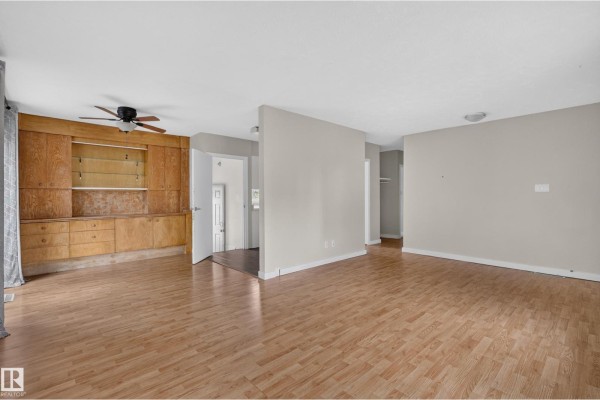 Family room - 10508 60a Av Nw, Edmonton, AB T6H1K2 Photo 4