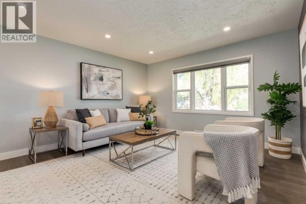 Foyer - 1051 8 Avenue Ne, Calgary, AB T2E1X3 Photo 5