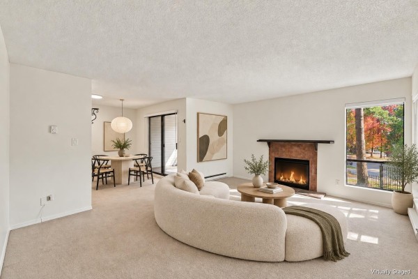 10511 Holly Park Lane, Surrey, BC V3R6X8 Photo 2