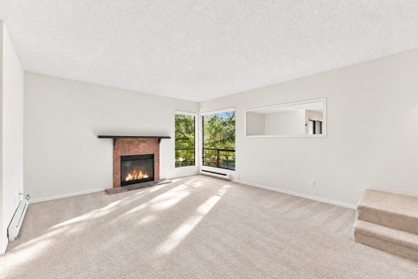 10511 Holly Park Lane, Surrey, BC V3R6X8 Photo 5