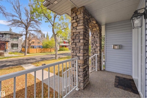 Family room - 10513 75 Av Nw, Edmonton, AB T6E1J5 Photo 4