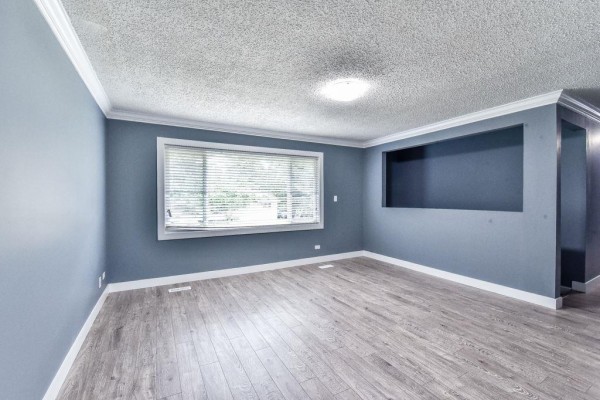 10515 138a Street, Surrey, BC V3T4L2 Photo 2