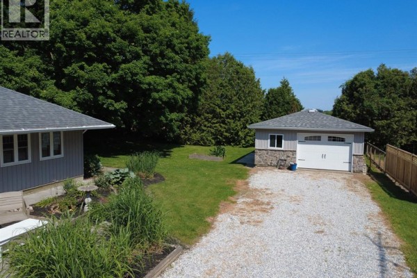 Bedroom - 10517 Longwoods Road, Chatham Township, ON N7M5J7 Photo 4