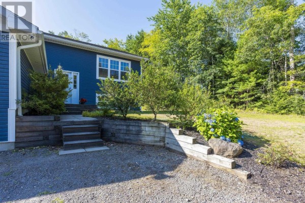 Foyer - 1052 Meadowvale Road, East Tremont, NS B0P1R0 Photo 3