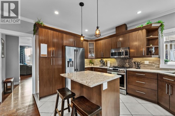 3pc Ensuite bath - 1052 Quail Drive, Kamloops, BC V2B8N9 Photo 5