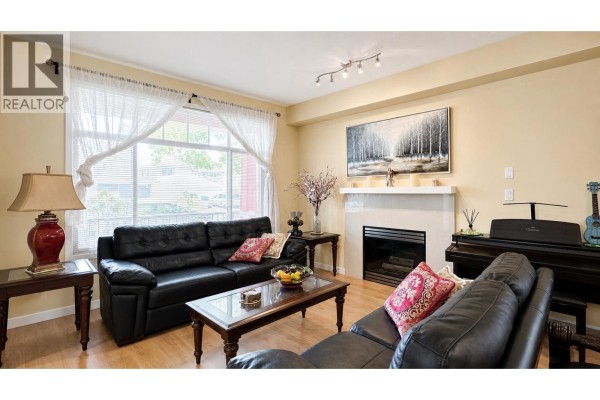 10520 Odlin Road, Richmond, BC V6X1E2 Photo 4