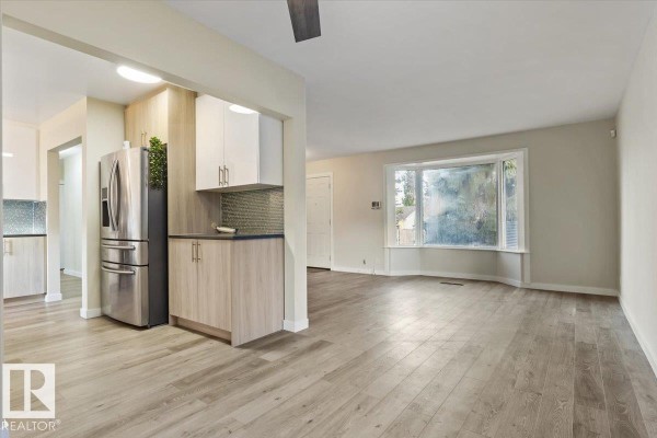 Kitchen - 10522 163 St Nw, Edmonton, AB T5P3P1 Photo 3