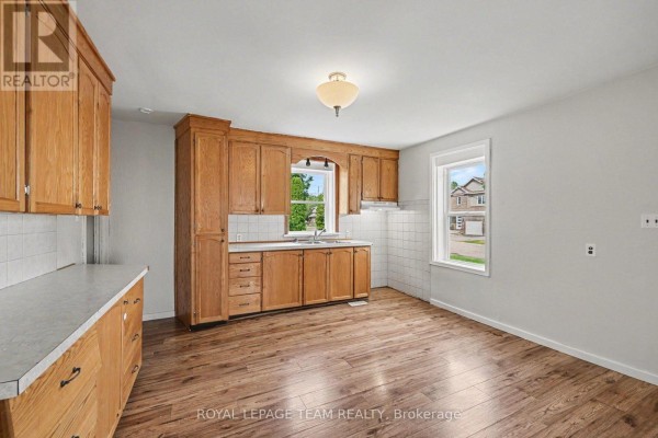 Laundry room - 10526 Van Allen Road, North Dundas, ON K0E1S0 Photo 5
