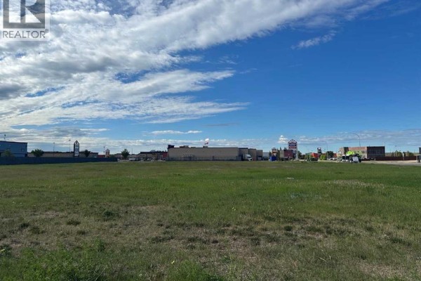 10541 110 Street, Grande Prairie, AB T8V7X2 Photo 4
