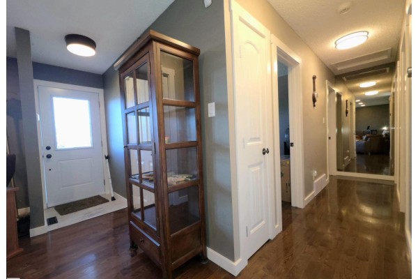 Family room - 10543 109 St, Westlock, AB T7P1A9 Photo 4