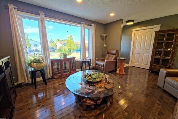 Primary Bedroom - 10543 109 St, Westlock, AB T7P1A9 Photo 5